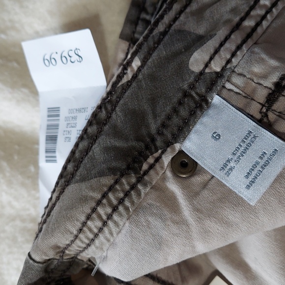 Fashion Bug size 6 camo pants cropped - Picture 9 of 9